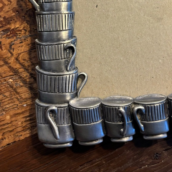 Metal Teacup Frame - Picture 4 of 9